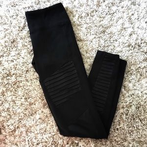 SOLD Alo Yoga Black Motto Leggings